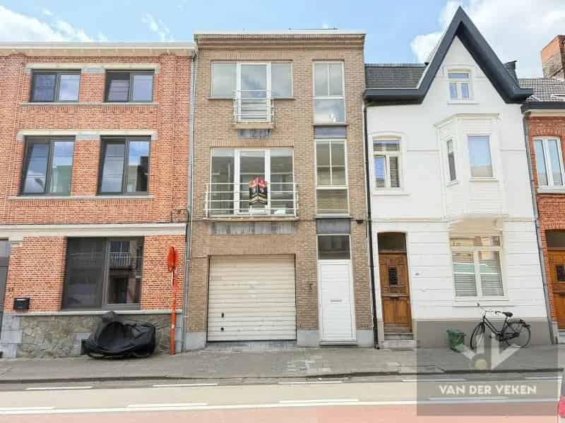 Gerenoveerde Bel-Etage Woning Nabij Centrum