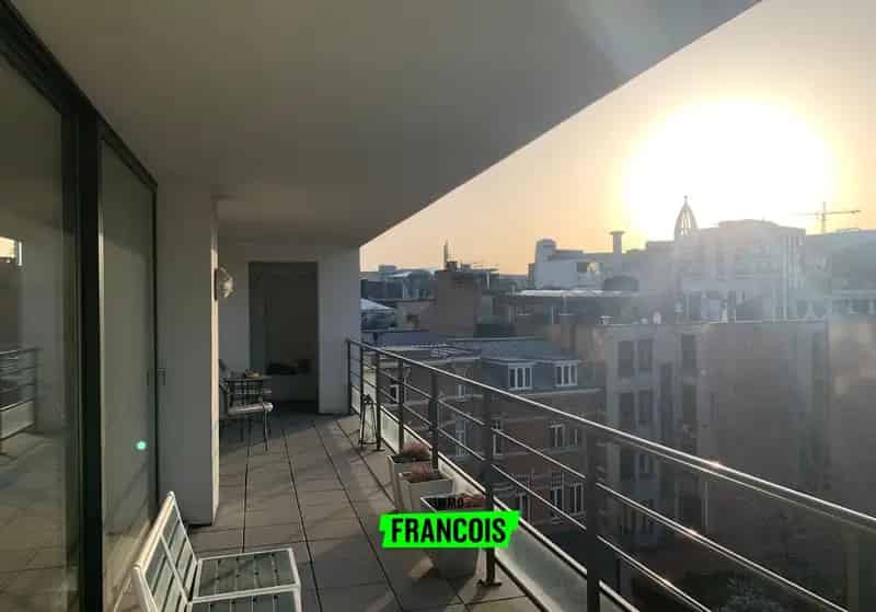 Luxueus 2 slaapkamer (158 m²) appartement gelegen op de 4de verdieping in hartje Brussel.