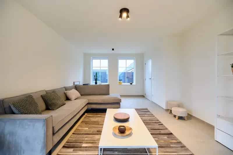 Landelijke halfopen woningen nabij het centrum van Rumbeke