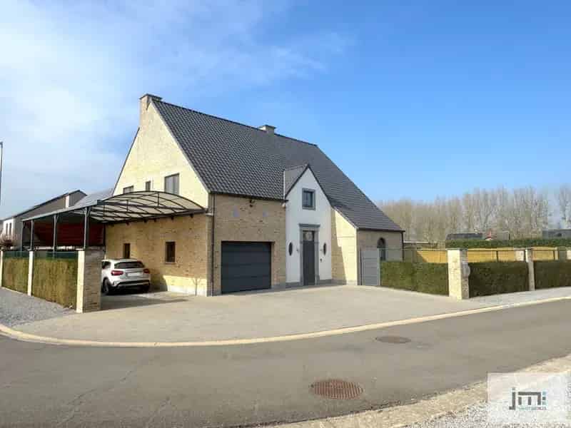 Huis te huur: Ruime woning met 3 slaapkamers en tuin