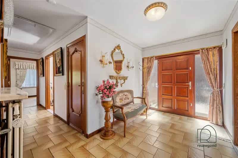 Charmante gelijkvloerse villa in Korbeek-Lo met ruime tuin en onderkeldering