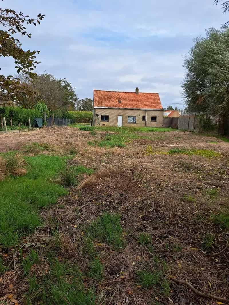 Alleenstaande woning met 4 slaapkamers te Kortemark