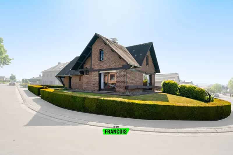 Ruime woning met 3 kamers in rustige buurt