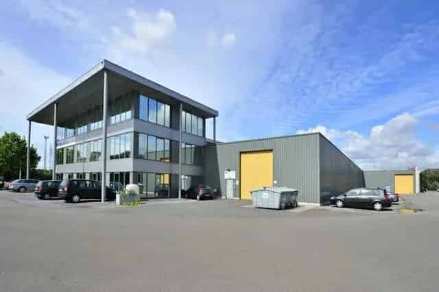 KANTOREN MET UITSTEKENDE ZICHTBAARHEID