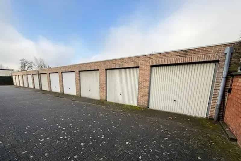Garagebox op goede locatie vlakbij Corda Campus