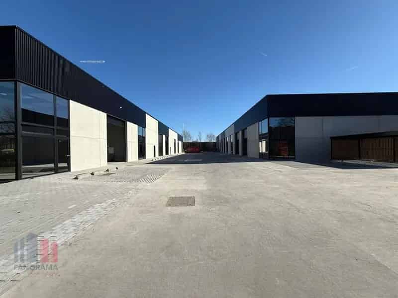 Nieuwbouw bedrijfsgebouw te huur in Kmo-Units Meersbloem Oudenaarde