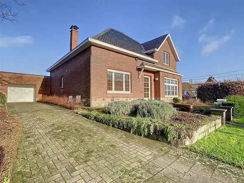 Ruime woning, 3 slpks (+ inrichtb. zolder), tuin, 8a 35ca