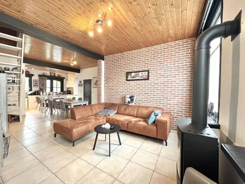GEZELLIGE WONING MET 2 SLPKS EN TUIN OP 290 M²