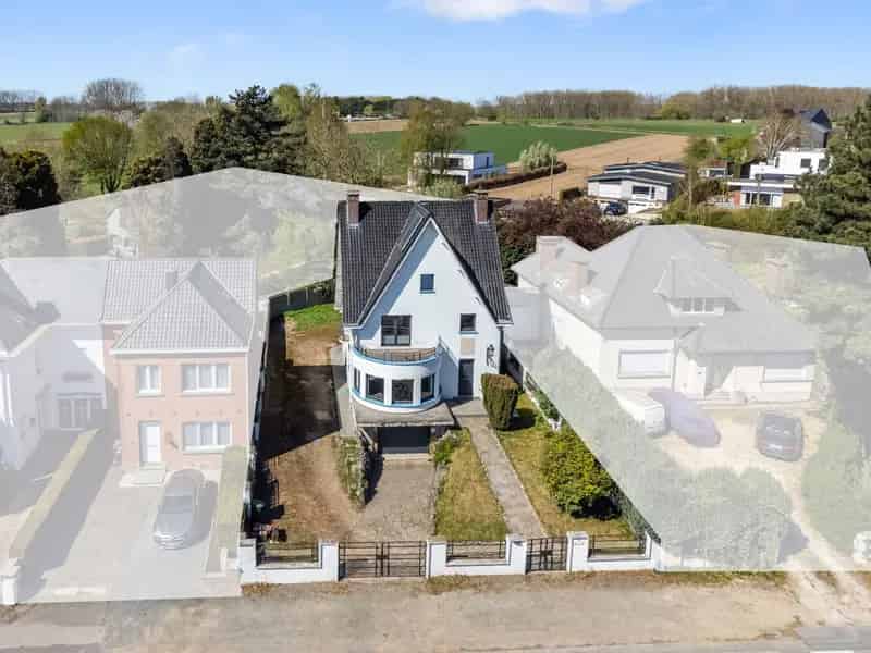 Gerenoveerde, karaktervolle villa met bouwgrond