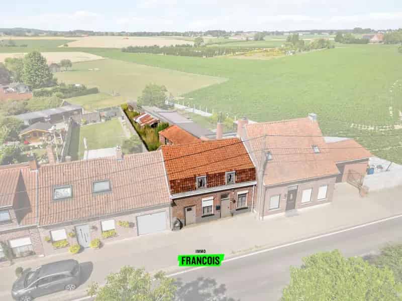 Volledig te renoveren/af te breken woning in Watou