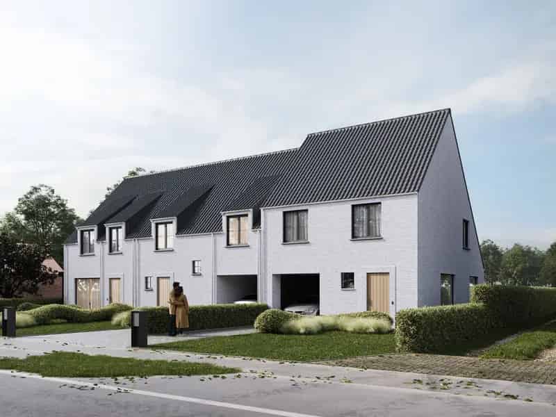 Ruime, energiezuinige halfopen nieuwbouwwoning te Eernegem.