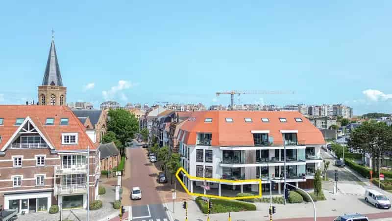 Handelspand op topligging in Wenduine – casco 200 m²