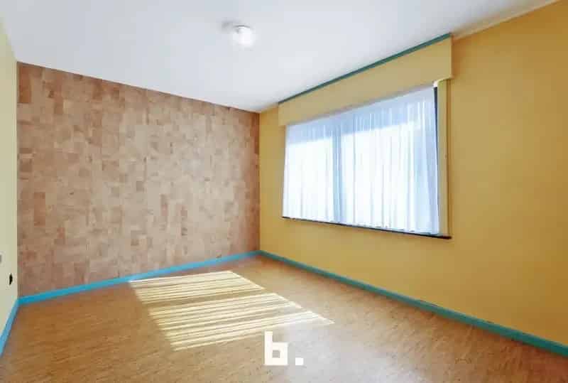 Woning met veel potentieel te Oostnieuwkerke!