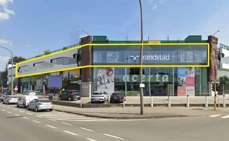 Instapklaar kantoor met uitstekende zichtbaarheid aan de Kortrijksesteenweg