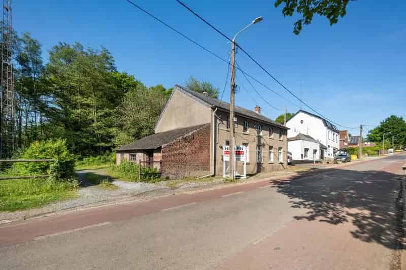 Grondig te renoveren woning op een perceel 20a61