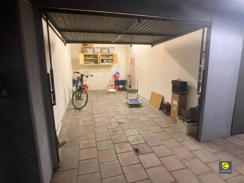IN OPTIE! Ruime ondergrondse garagebox te Fruithoflaan!