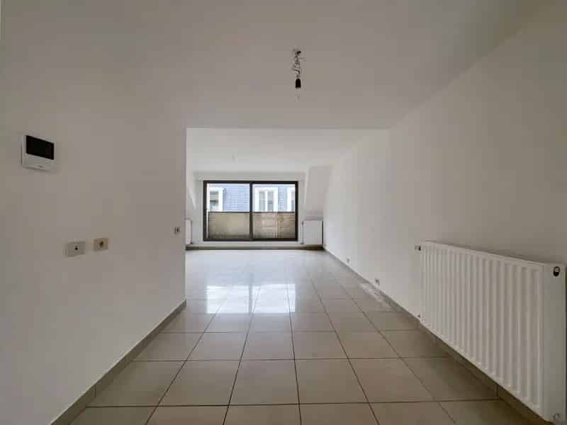 Vernieuwde duplexpenthouse met 3 terrassen te huur in Gent!