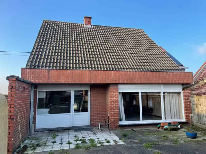 Huis te huur te renoveren 948m2 garage magazijn