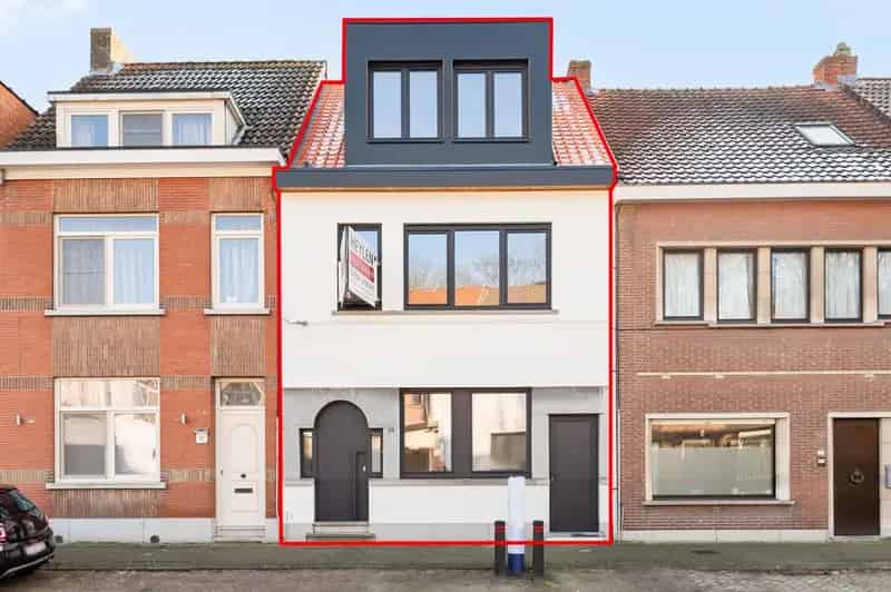 Vernieuwbouw met 4 slaapkamers te Brasschaat