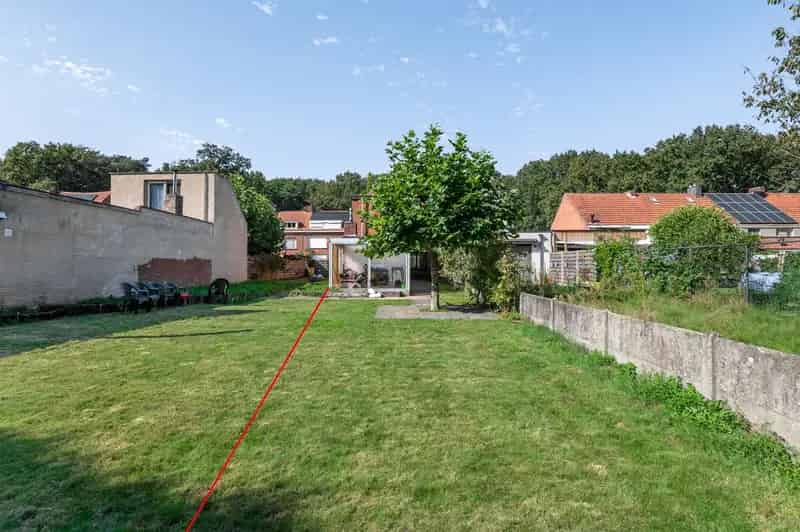 Rustig gelegen gezinswoning met 3 slaapkamers en zonnige tuin