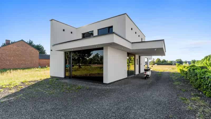 Huis te huur Genk: Luxueuze Nieuwbouwwoning met Handelsruimte