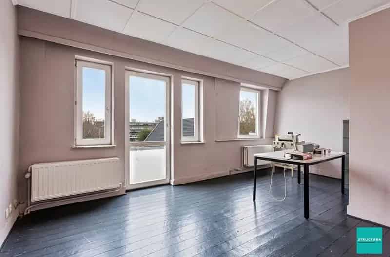 Instapklaar kantoor/ woning  met tuin in centrum Wemmel