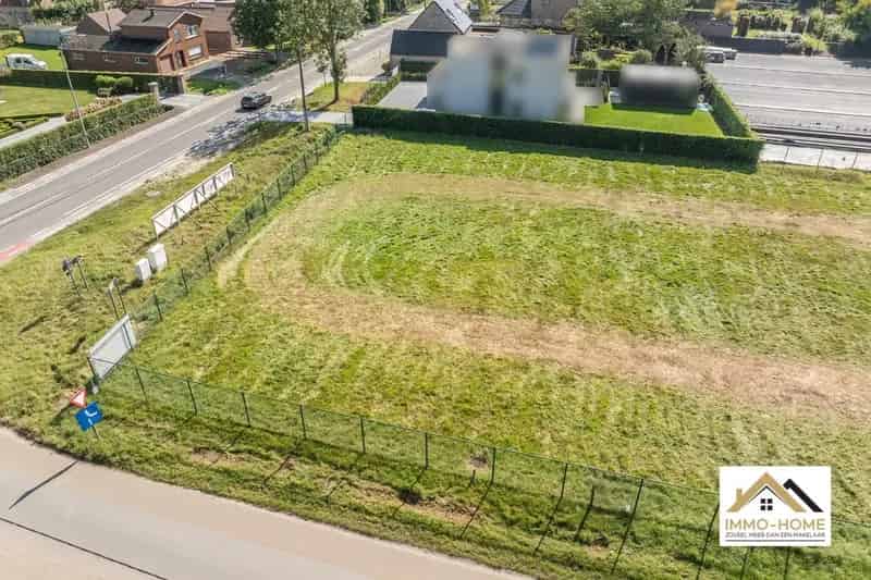 Bouwgrond van 800m2 voor open bebouwing!