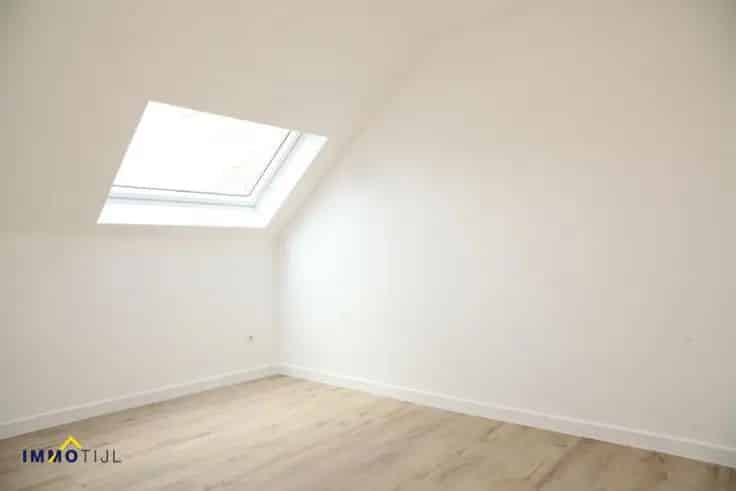 Huis Te Koop Haaltert: Gerenoveerde Woning met Tuin