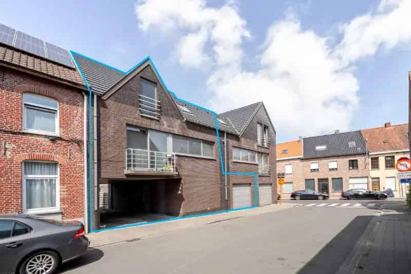 Stijlvolle en energiezuinige woning met garage in het bruisende centrum van Roeselare