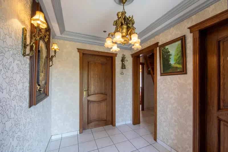 Huis te koop Meulebeke: Landelijke woning te renoveren
