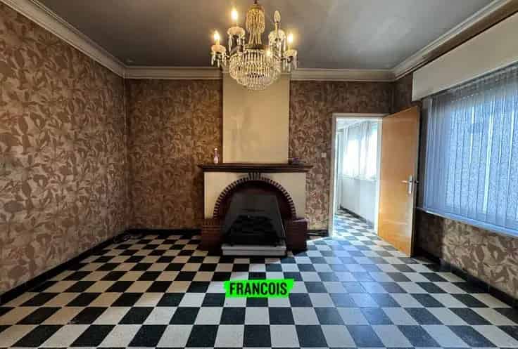 Renovatiepand Waregem: 2 slaapkamers, diepe tuin, garage