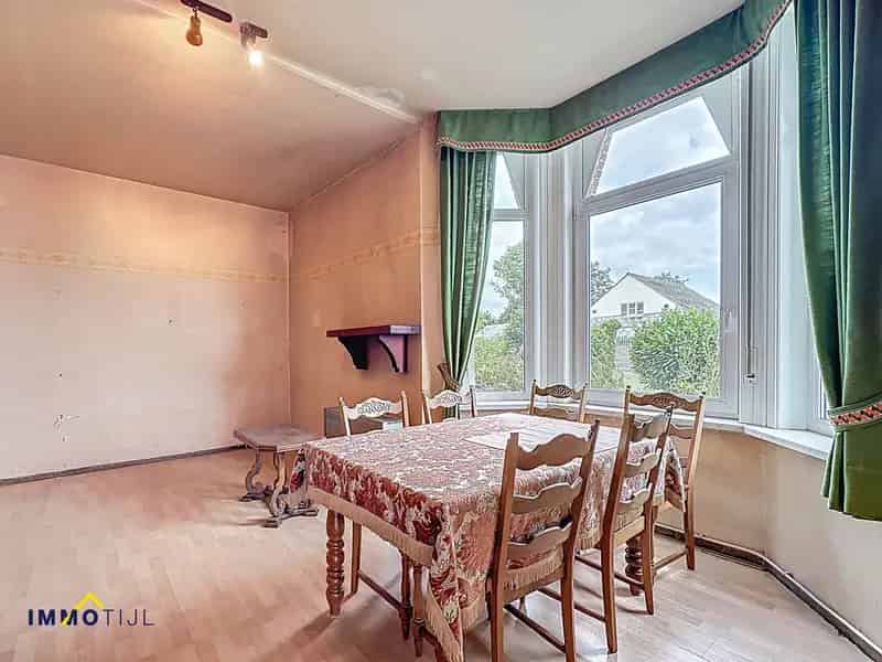 Ruime woning op meer dan 19are met uitbreidingsmogelijkheden!