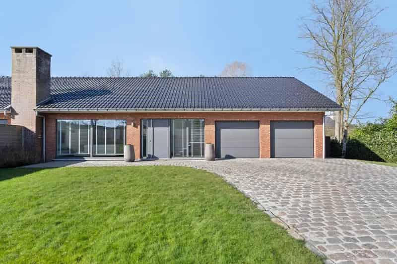 Ruime Instapklare Woning met 3 Slaapkamers en Grote Tuin