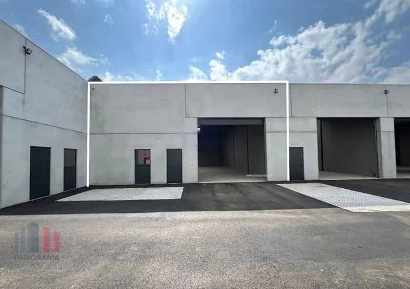 Nieuwbouw bedrijfsgebouw te huur in De Steenen Poorte Hamme