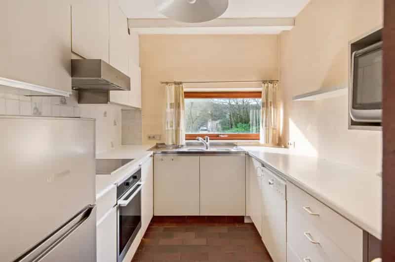 Unieke te renoveren woning (174 m²) met drie slaapkamers te koop!