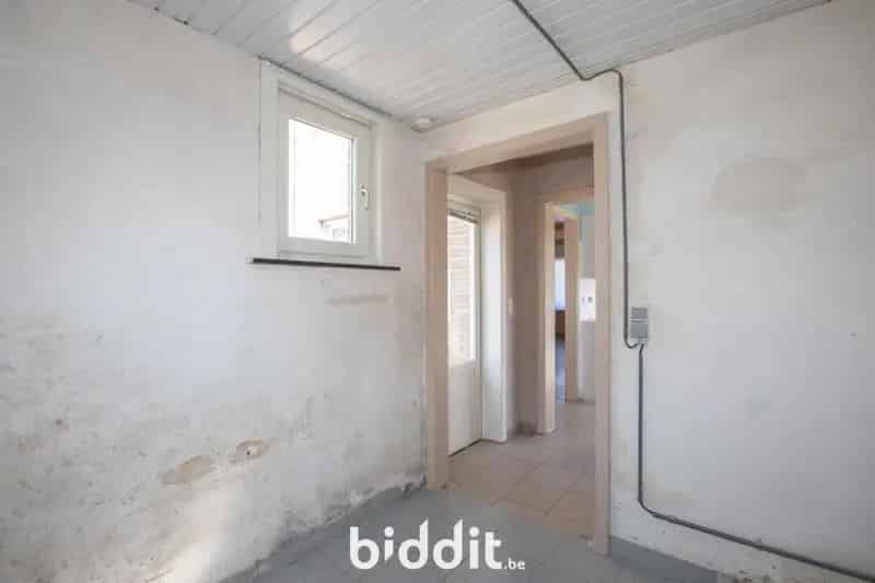 GOED GELEGEN WONING MET TUIN