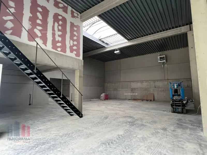 Nieuwbouw bedrijfsgebouw te huur in Saintes Tubize