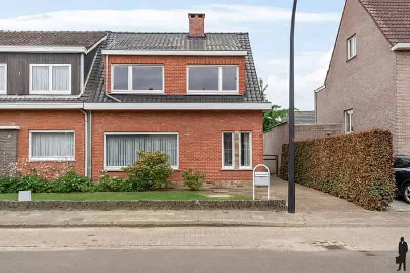 Te renoveren woning met 3 slpks op een TOP locatie in Hove