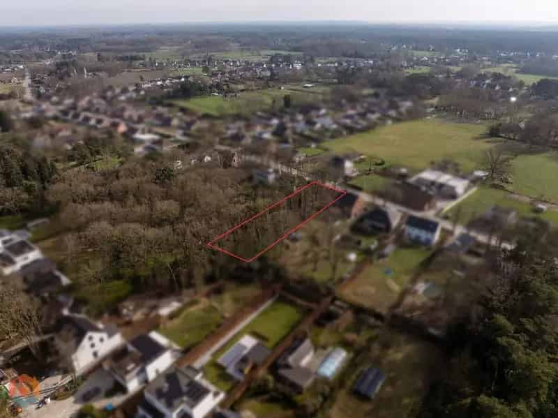 Bouwgrond voor open bebouwing op 1605 m²
