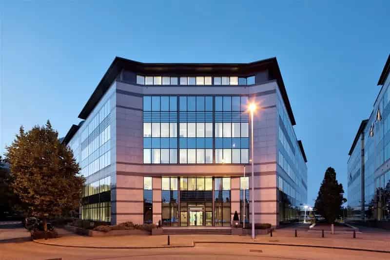 BRETAGNE 24-26: kantoren te huur vanaf 398 m²