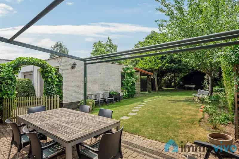 Mooie halfopen bebouwing op 420m² grond