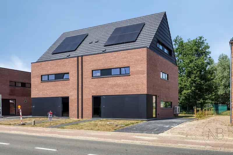 Moderne en energiezuinige nieuwbouwwoning te koop!