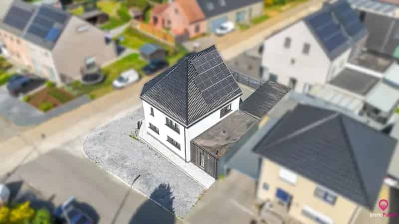 Instapklare woning met 5 slpks, rustig gelegen te Beringen!