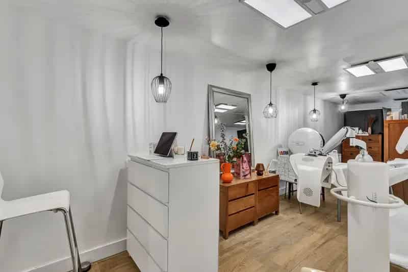 Unieke woning met handelszaak in het hart van Deinze