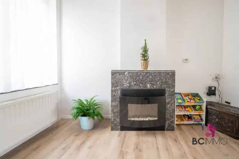 Karaktervolle woning met ruime tuin te Genk