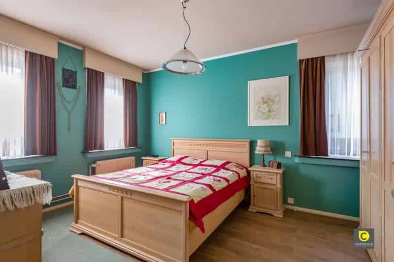 Ruime woning met 5 slpks, bureau en tuin!