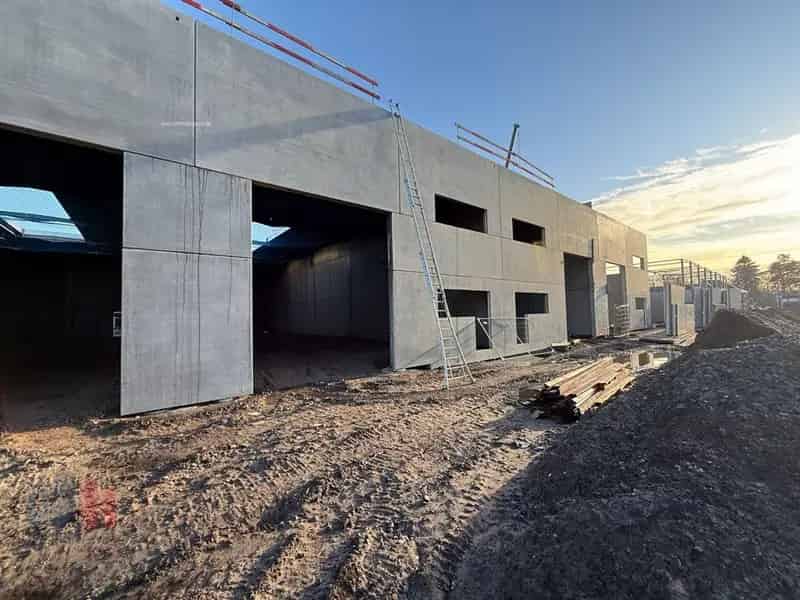 Nieuwbouw bedrijfsgebouw te koop in Zone Centrum Eeklo