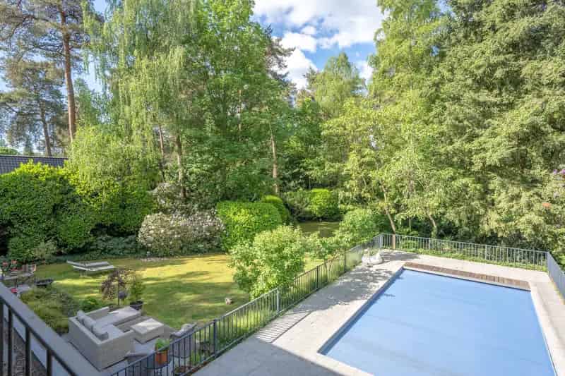 Te renoveren villa 2055m² 5 slaapkamers zwembad