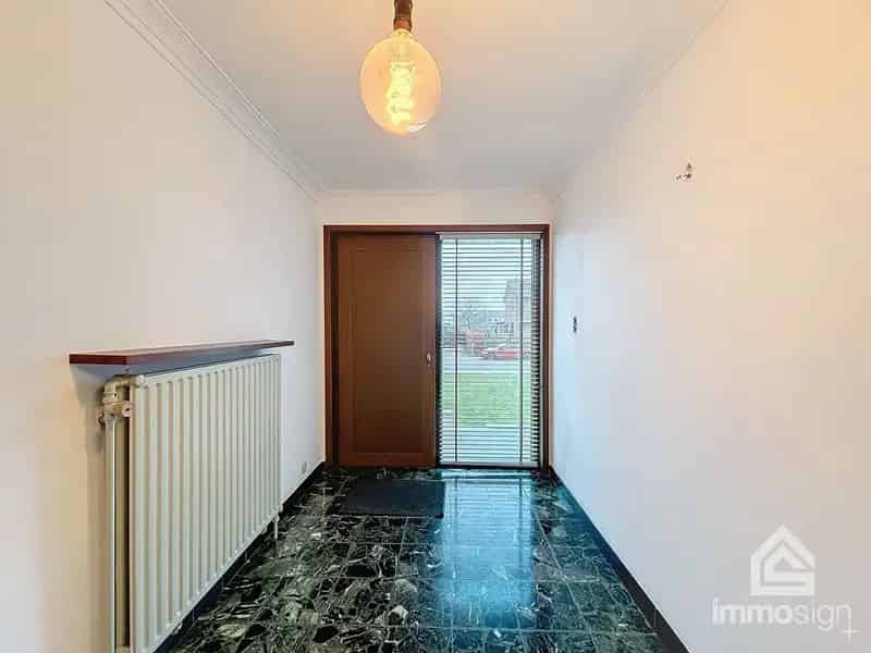 Charmante bel-etage met ruime tuin (1192 m²) en veel potentieel in Bree (in optie)