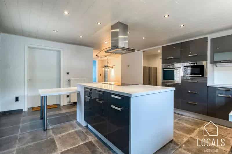Gerenoveerde woning met mogelijkheid tot 4 slaapkamers